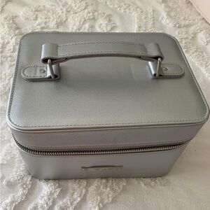 Rodan and Fields silver train case